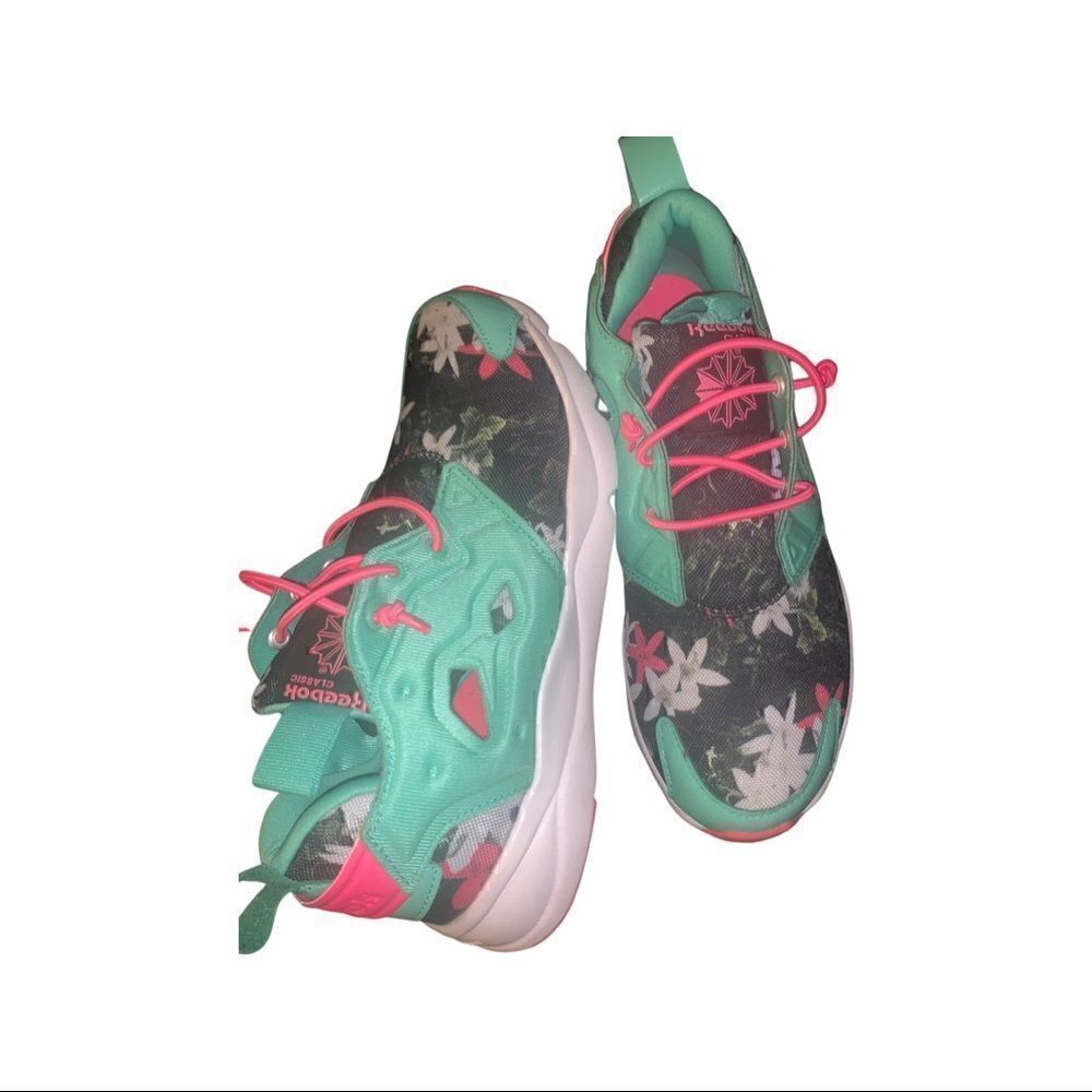 Like New Floral Reebok Sneakers - Size 4